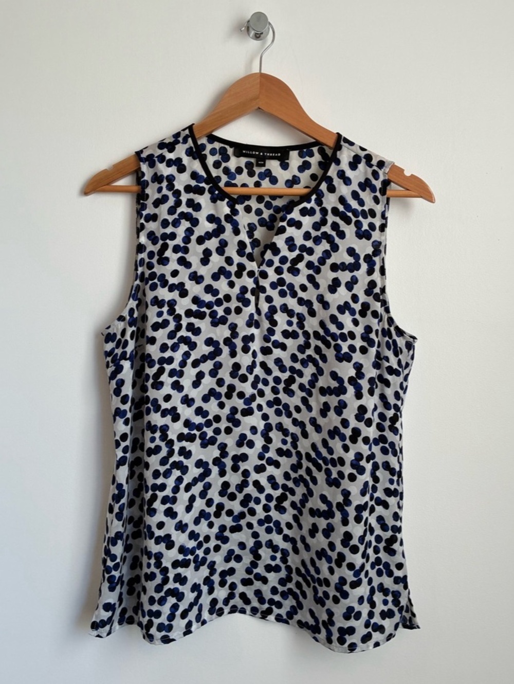 WILLOW & THREAD Blue Black Abstract Polka Dot Split V-Neck Blouse Size Medium M